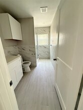 5136 Polk St in Houston, TX - Building Photo - Building Photo