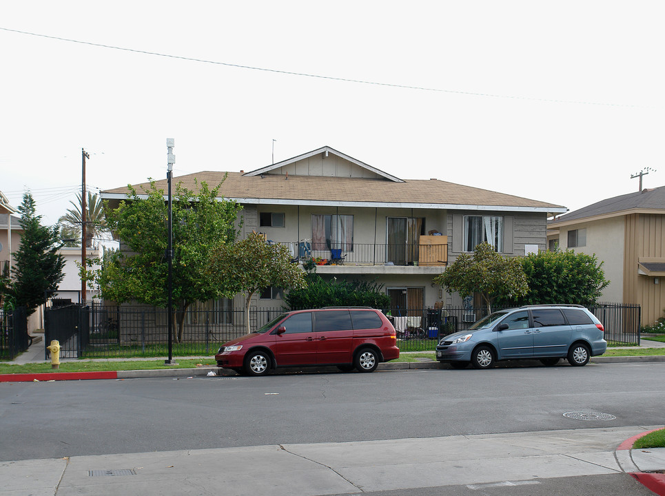 1309 W Lynne Ave in Anaheim, CA - Building Photo