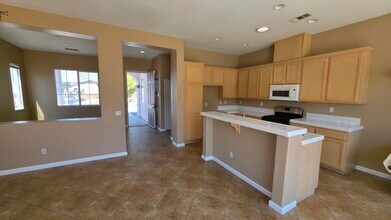 13798 Oasis Dr in Desert Hot Springs, CA - Building Photo - Building Photo