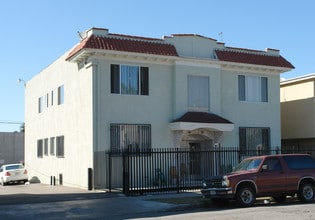 1711 N Alexandria Ave in Los Angeles, CA - Building Photo - Building Photo