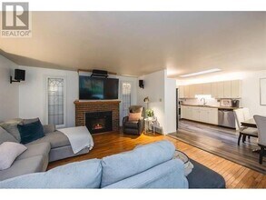 21108 Dewdney Trunk Rd in Maple Ridge, BC - Building Photo - Building Photo