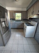 2524 N Rockton Ave in Rockford, IL - Building Photo - Building Photo