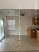 8923 Moonstone Dr NE in Albuquerque, NM - Foto de edificio - Building Photo