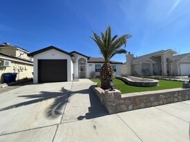 5432 Thornridge Cir in El Paso, TX - Building Photo