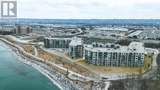 125-125 Shoreview Pl in Hamilton, ON - Building Photo - Building Photo