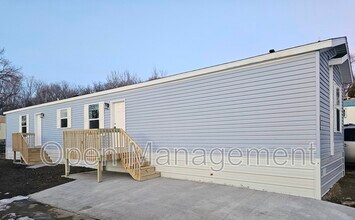 725 S 12th St in Bismarck, ND - Foto de edificio - Building Photo