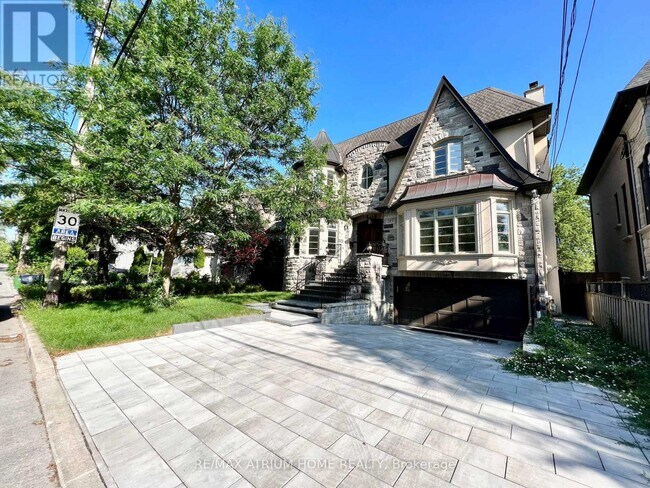 185 Parkview Ave in Toronto, ON - Building Photo - Building Photo