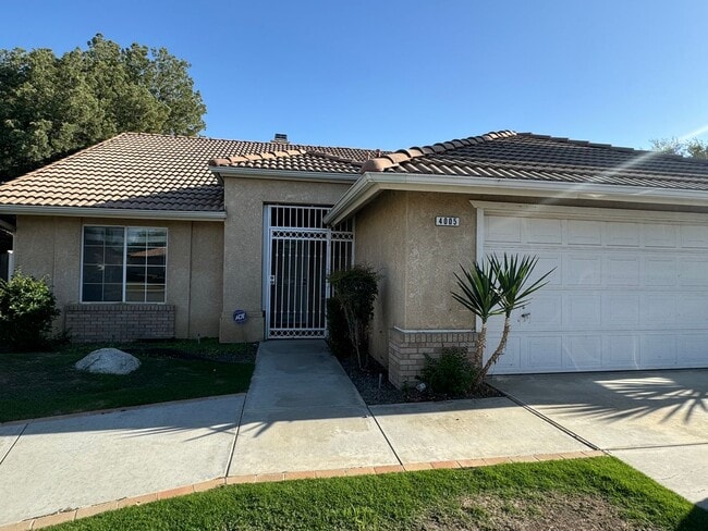 4005 Asino Ave