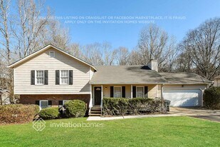 2455 Danver Ln in Buford, GA - Building Photo