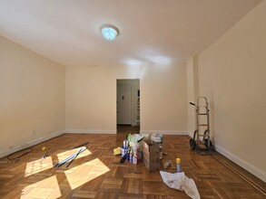 850 W 176th St in New York, NY - Building Photo - Building Photo