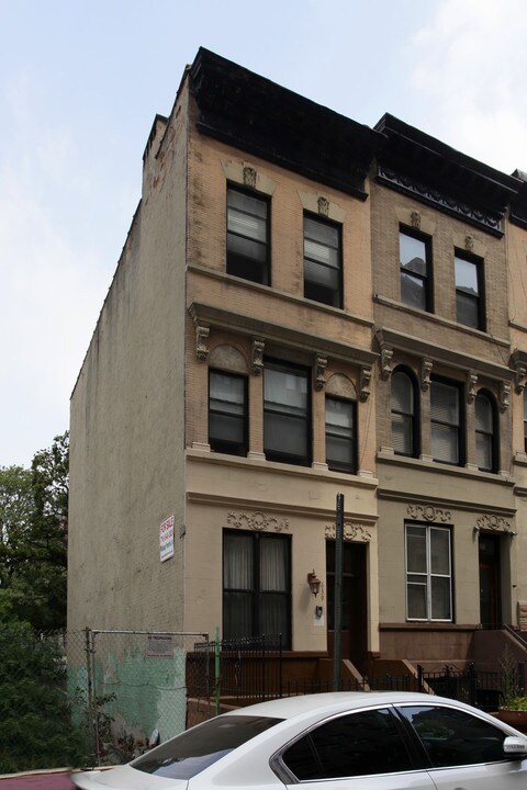 639 142nd St in New York, NY - Building Photo