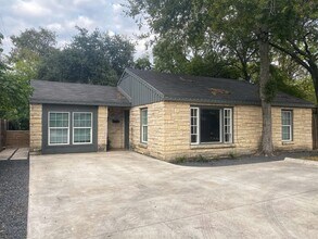 2802 W 45th St in Austin, TX - Building Photo - Building Photo