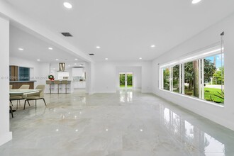 200 N Hibiscus Dr in Miami Beach, FL - Building Photo - Building Photo