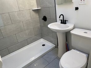 6037 Castor Ave, Unit 2nd floor apartment in Philadelphia, PA - Building Photo - Building Photo
