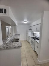 2622 NW 33rd St in Oakland Park, FL - Building Photo - Building Photo