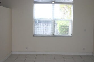 7588 Parkside Ln in Margate, FL - Building Photo - Building Photo