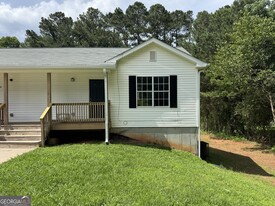 10226 Stone St NW in Covington, GA - Building Photo