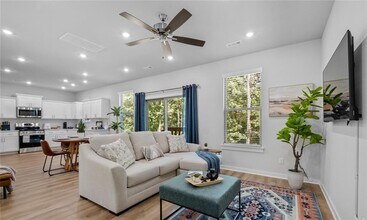 43 St Austell Dr in Bella Vista, AR - Building Photo - Building Photo