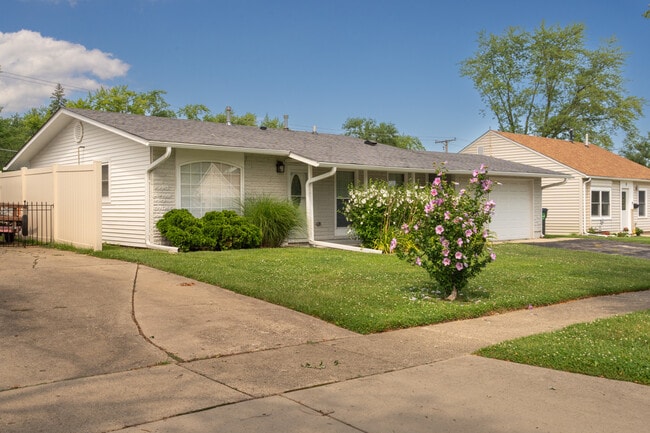 property at 6 E Briarwood Dr