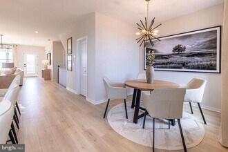 20957 Bluebird Sq in Countryside, VA - Building Photo - Building Photo