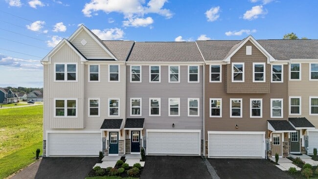 property at 21 Lyriq Ct