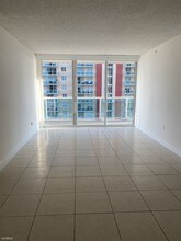 17000 N Bay Rd in Sunny Isles Beach, FL - Building Photo - Building Photo
