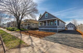 5027 SE 70th Ave in Portland, OR - Building Photo