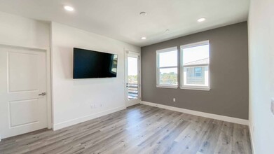 Ridgeway Apartments in National City, CA - Building Photo - Building Photo