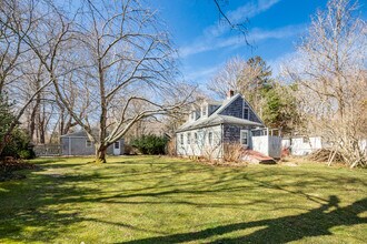 134 Three Mile Harbor Rd in East Hampton, NY - Building Photo - Building Photo