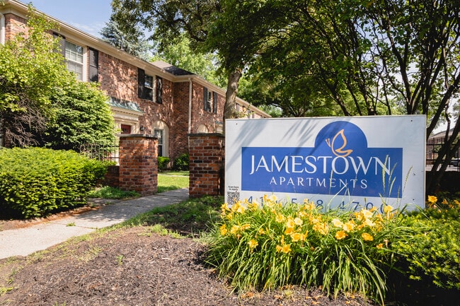 Jamestown Apartments & Townhomes in Toledo, OH - Building Photo - Building Photo