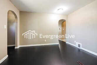 1115 W 24TH St S in Independence, MO - Building Photo - Building Photo