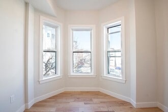 275 Webster St, Unit #3 in Boston, MA - Building Photo - Building Photo