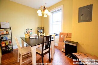 184 Saint Paul St, Unit 2 in Brookline, MA - Foto de edificio - Building Photo