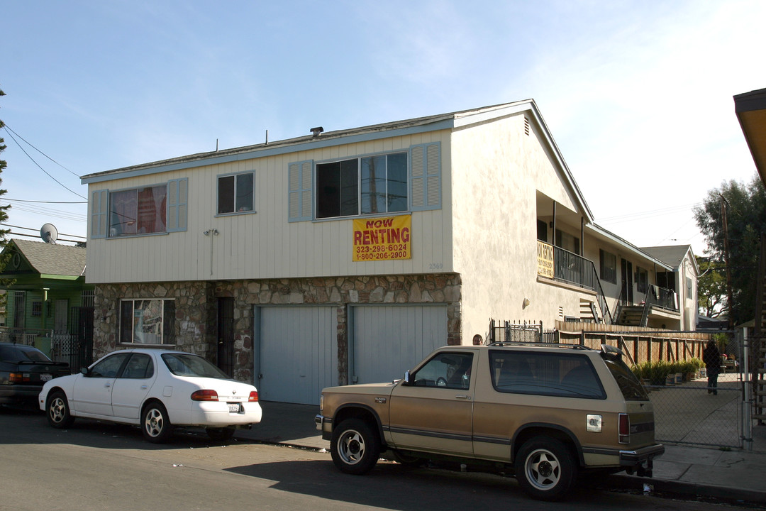 2360 E 15th St in Long Beach, CA - Building Photo