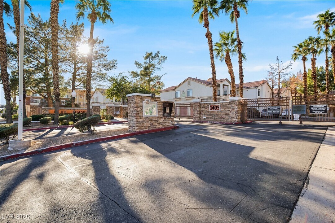 1300 S Arlington St in Las Vegas, NV - Foto de edificio