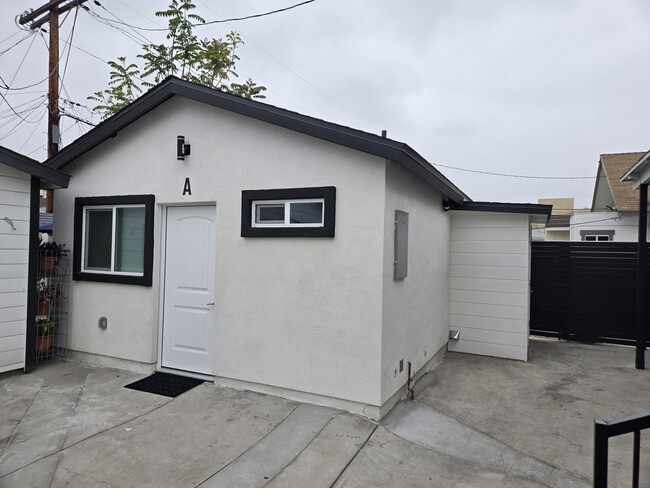 property at 471 W Harvard St