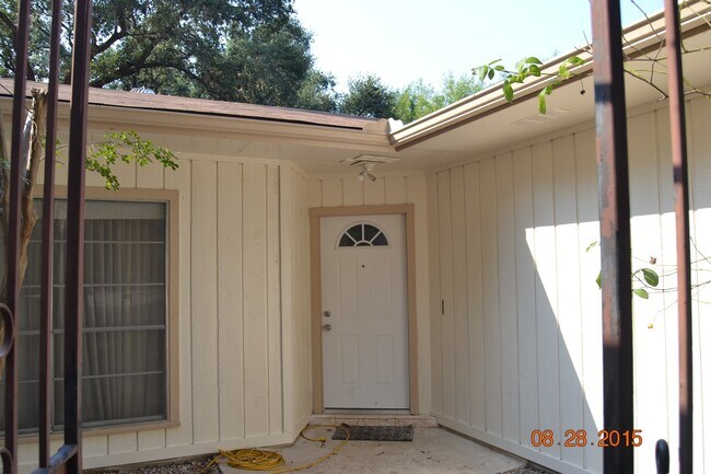 8311 Watch Tower St in San Antonio, TX - Foto de edificio - Building Photo