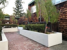645 Forest Ave in Palo Alto, CA - Building Photo