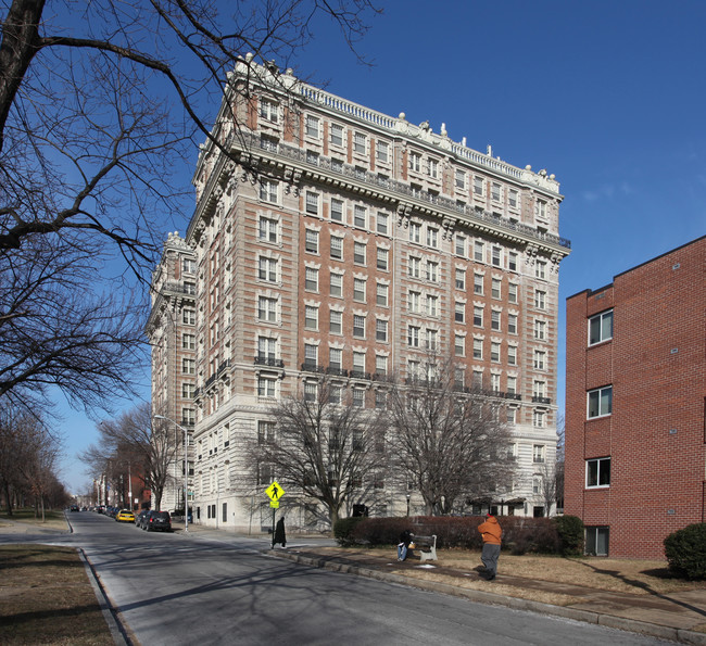 Marlborough Apartments in Baltimore, MD - Building Photo - Building Photo