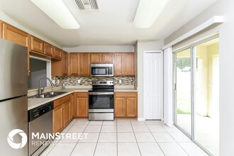 7529 Maroon Peak Dr in Ruskin, FL - Building Photo - Building Photo