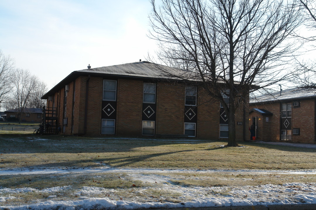 201 NW College Ave in Ankeny, IA - Building Photo