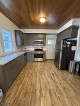 42 N Willow St in Montclair, NJ - Building Photo - Building Photo