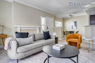 800 High School Way in Mountain View, CA - Building Photo - Building Photo