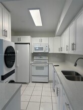 5800 SW 127th Ave in Miami, FL - Foto de edificio - Building Photo