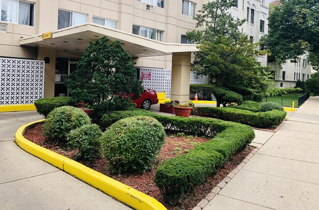 7334 N Ridge Apartments in Chicago, IL - Foto de edificio - Building Photo