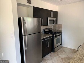 2004 Parkaire Crossing in Marietta, GA - Building Photo - Building Photo