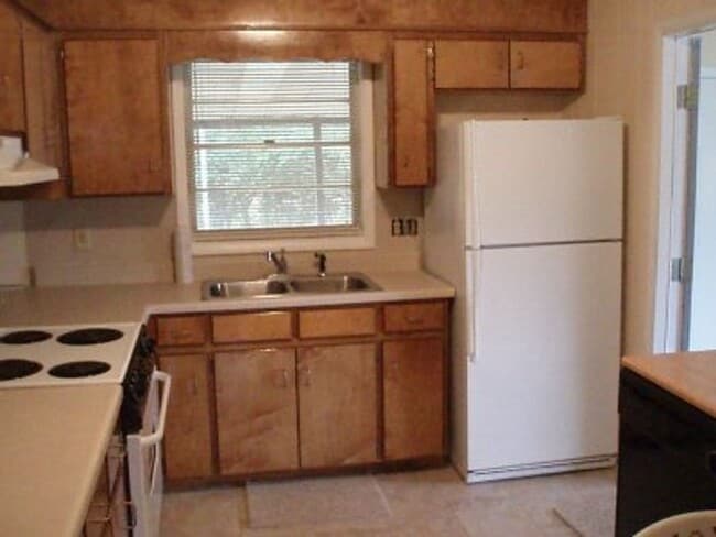 103 Meadowlark Ln in Enterprise, AL - Building Photo - Building Photo