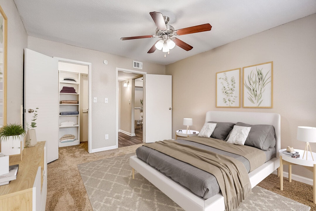 Windmill Terrace in Bedford, TX - Building Photo