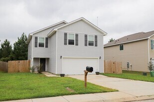 2004 Napoleon St in Ocean Springs, MS - Building Photo