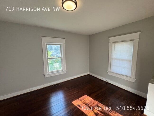 719 Harrison Ave NW in Roanoke, VA - Foto de edificio - Building Photo